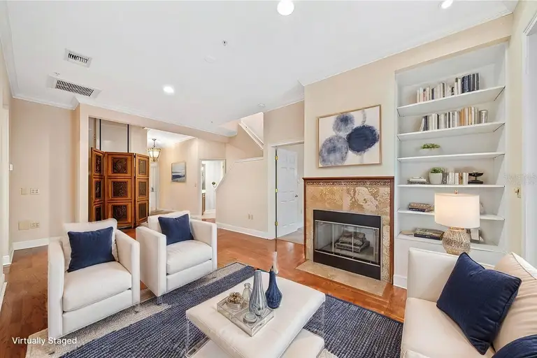 1223 COUNTRY CLUB OAKS CIR — photo 3