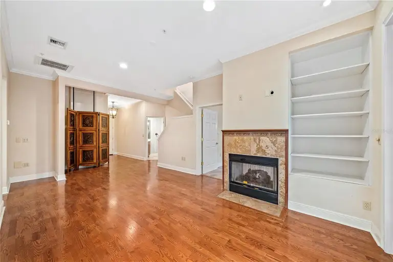 1223 COUNTRY CLUB OAKS CIR — photo 4