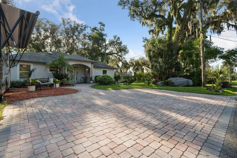 385 COQUINA AVE — photo 2