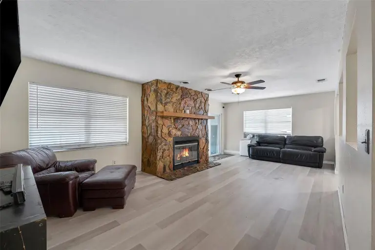 5007 PRESIDENTIAL ST — photo 3