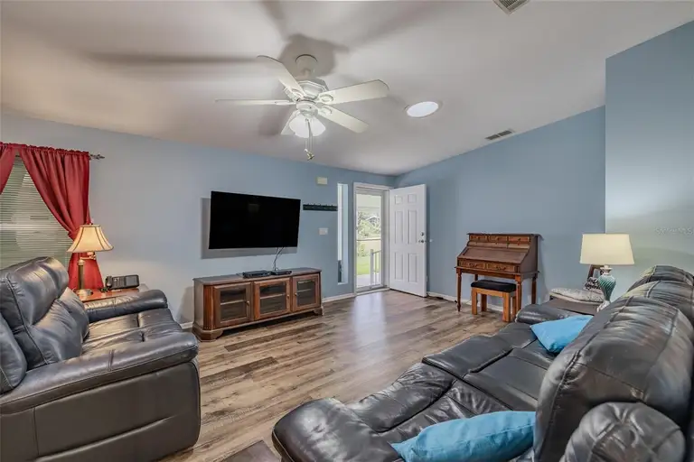 407 SCHOONER AVE — photo 5