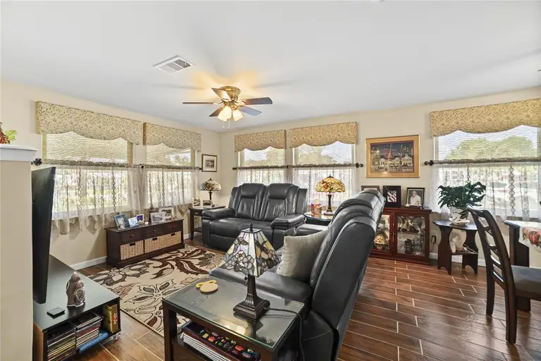 6 DA ROSA AVE — photo 3