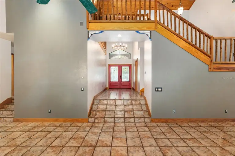 2502 NW 58TH BLVD — photo 4