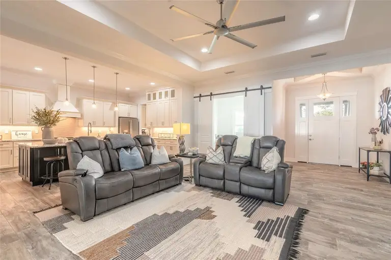 3313 MODENA WAY — photo 4