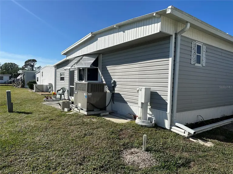 5821 SUNFLOWER RD — photo 4