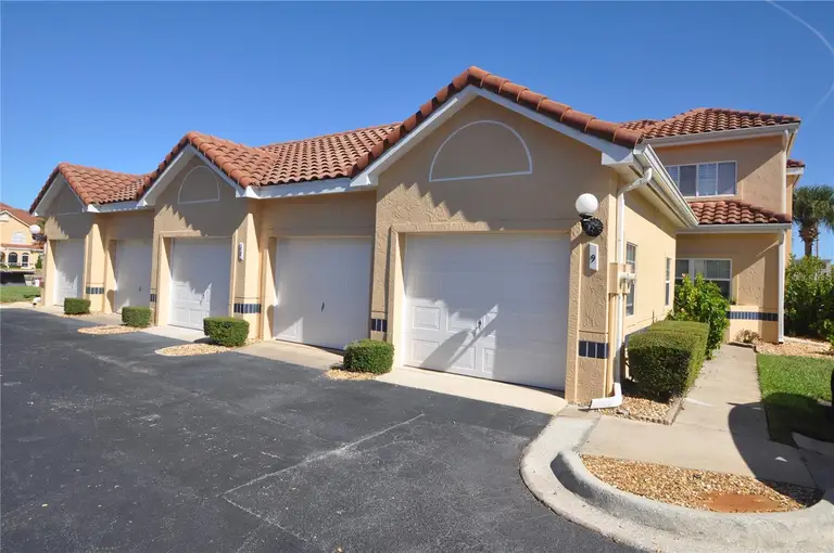 10 MARINA POINT PL — photo 3