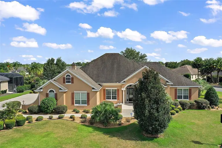 2126 LAKE RIDGE DR — photo 2
