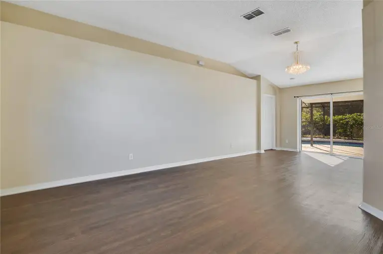 2744 CULLENS CT — photo 4