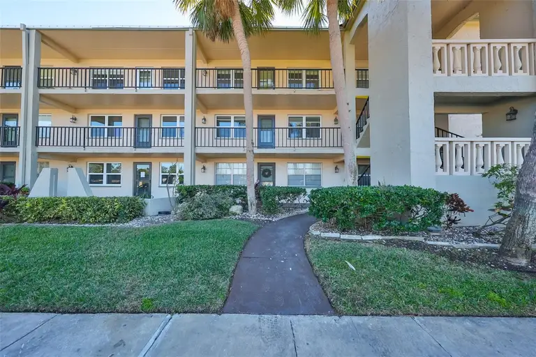 11700 PARK BLVD #209