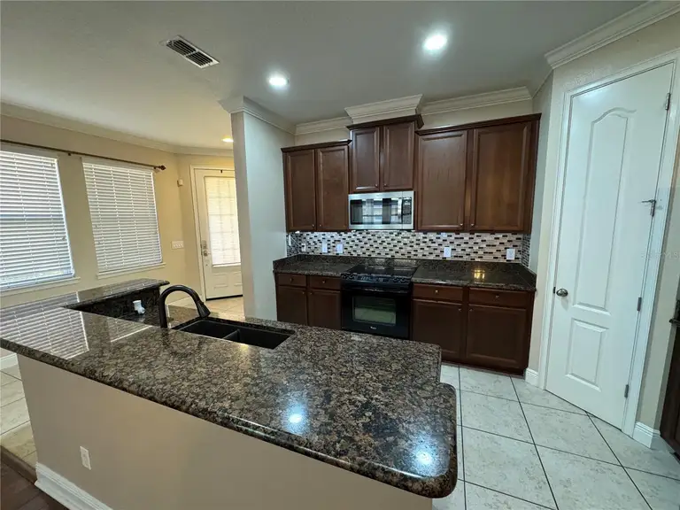 5348 FACTORS WALK DR — photo 3