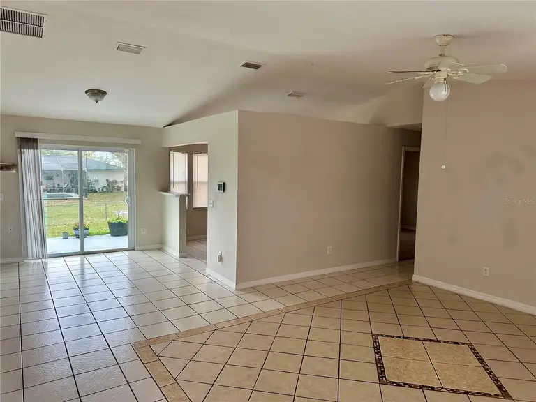 518 PROVIDENCE BLVD — photo 2