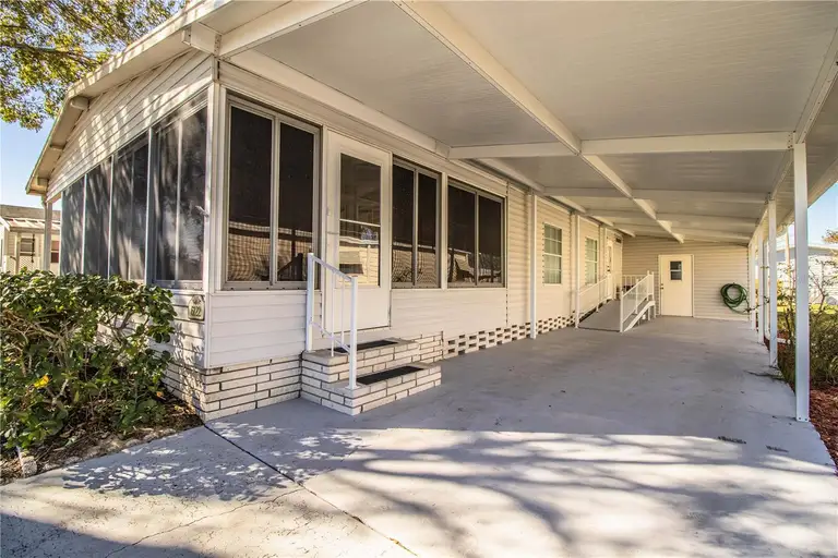 6122 GRAND OAKS DR SE — photo 4