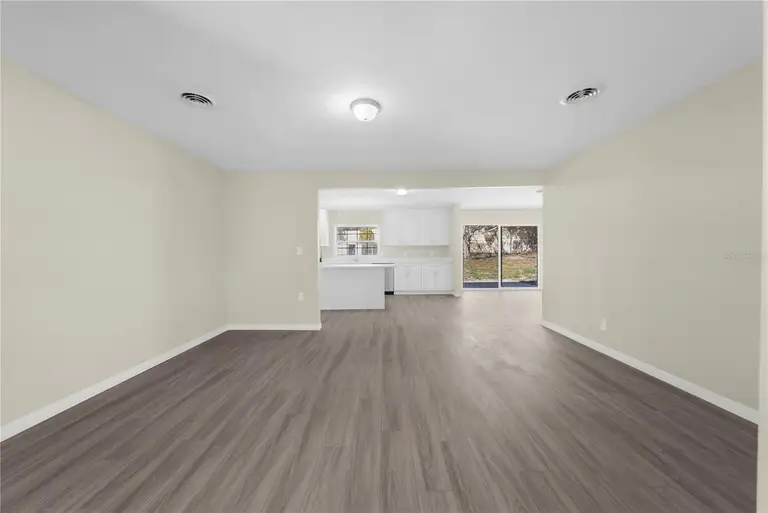 16247 LAKE JOHNS CIR — photo 3