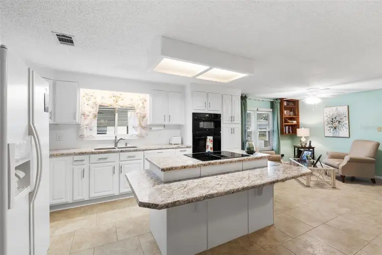 3221 PEBBLE BEND DR — photo 2
