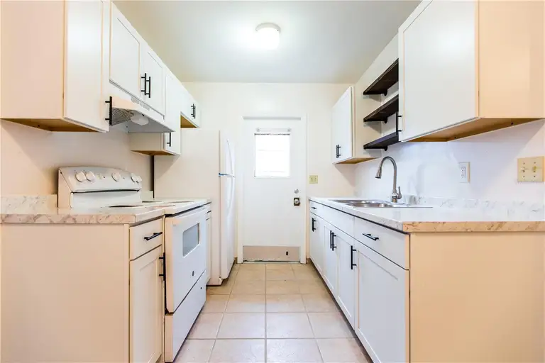 324 W PRINCETON ST — photo 4
