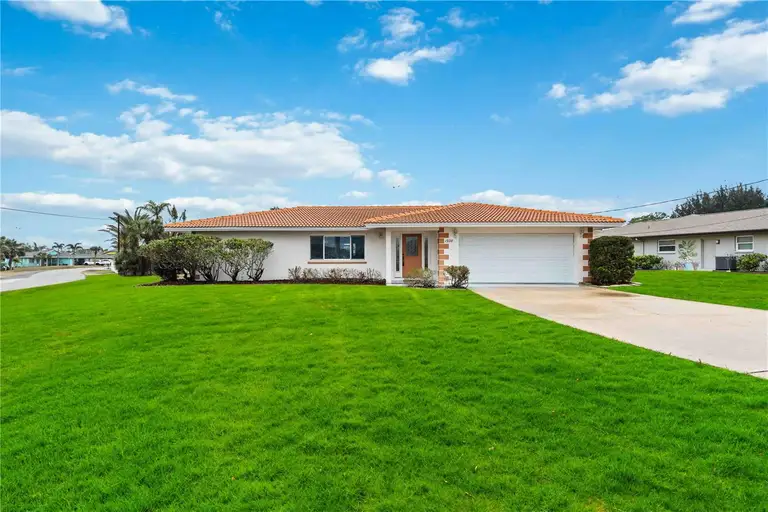 1928 GREENLAWN DR