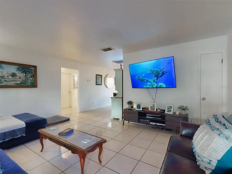 1535-1537 MANGO TREE DR — photo 5