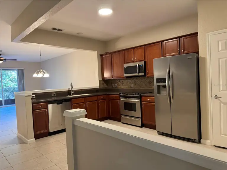 1024 BERKMAN CIR — photo 2