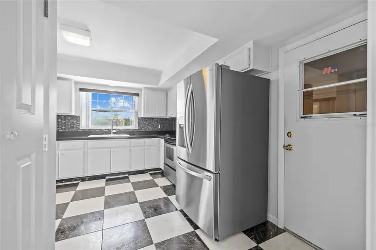 2762 W VINA DEL MAR BLVD — photo 4