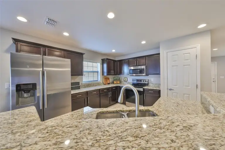 7134 MERLOT SIENNA AVE — photo 3