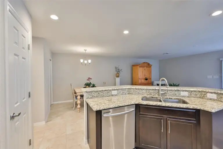7134 MERLOT SIENNA AVE — photo 5