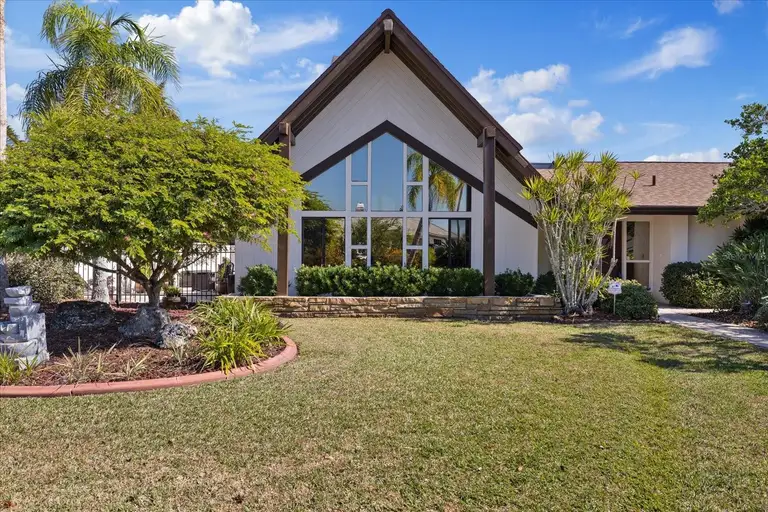 5410 WESTSHORE DR