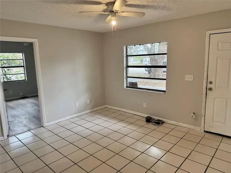 9402 N SEMMES ST — photo 3