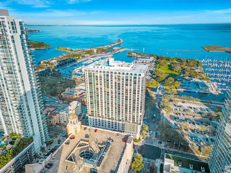 1 BEACH DR SE #1206 — photo 2