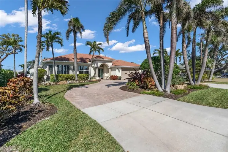 612 CADIZ RD — photo 3
