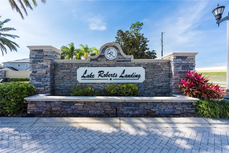 1910 LAKE ROBERTS LANDING DR — photo 4
