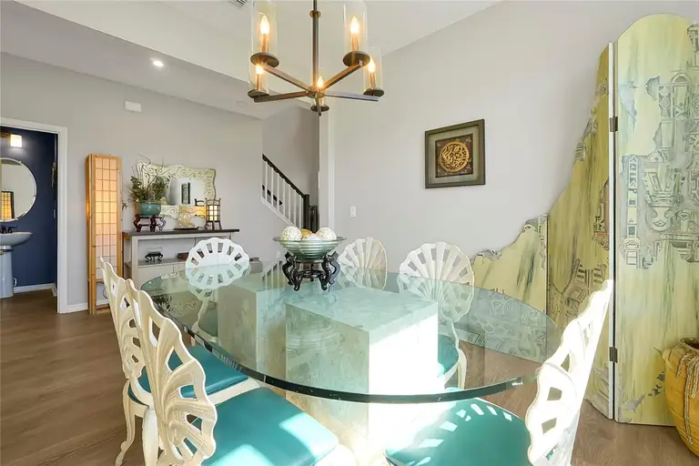1832 FARNHAM DR — photo 4