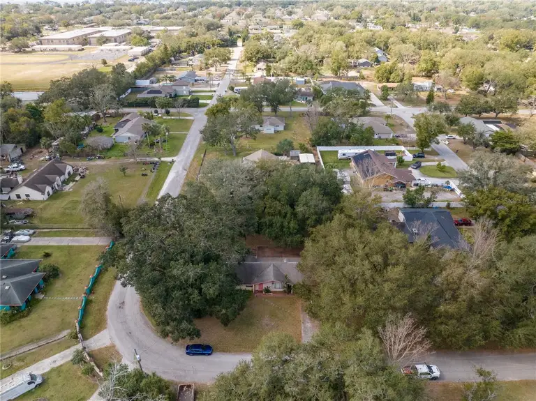 1221 FOREST CIR — photo 3