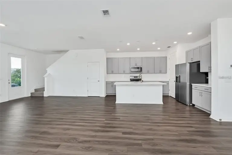 1640 SANIBEL DR — photo 3