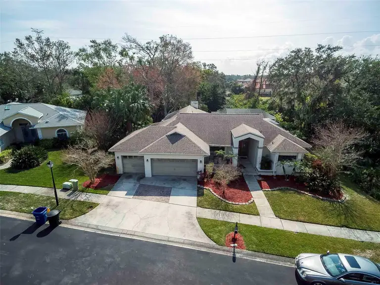 3037 CREST DR — photo 3
