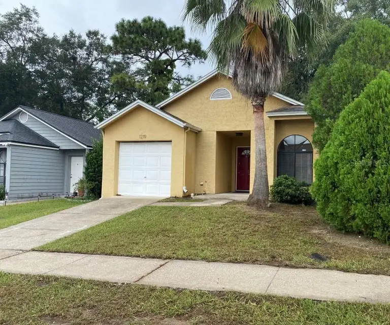 1219 PIN OAK DR