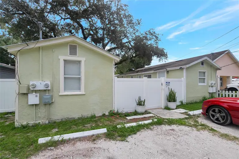 8413 N HAMNER AVE — photo 3