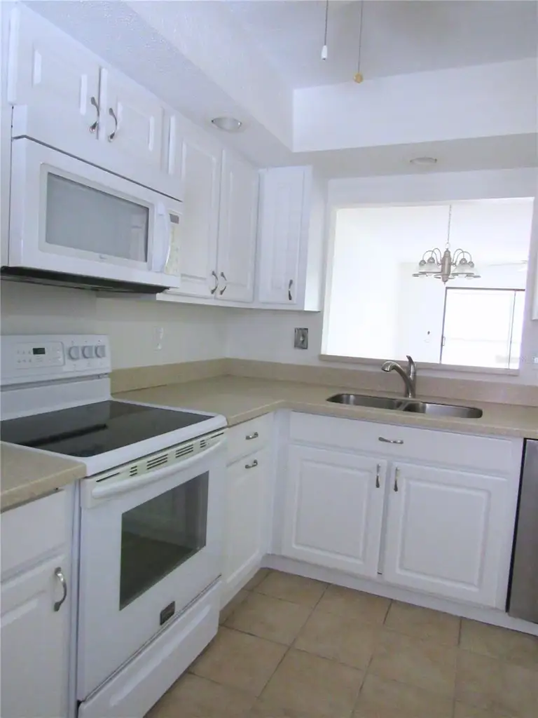 764 AVENIDA ESTANCIA #206 — photo 3