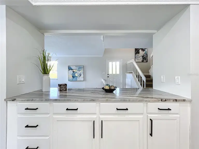 1040 WAVERLY DR — photo 4