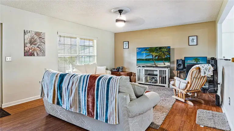 2930 N MARYLAND DR — photo 4