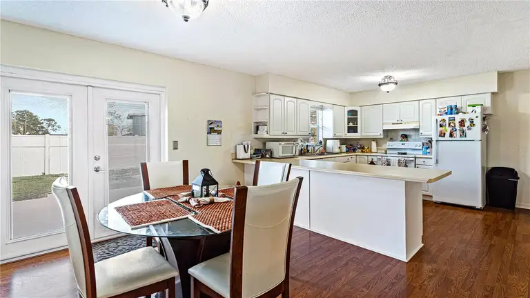 2930 N MARYLAND DR — photo 5