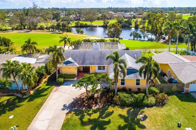 7009 GREENBRIER DR