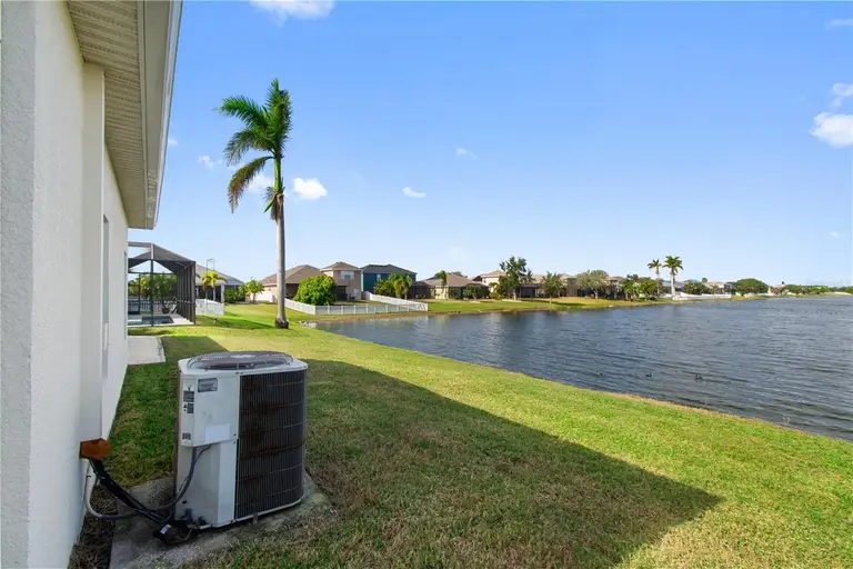 1820 MIRA LAGO CIR — photo 5