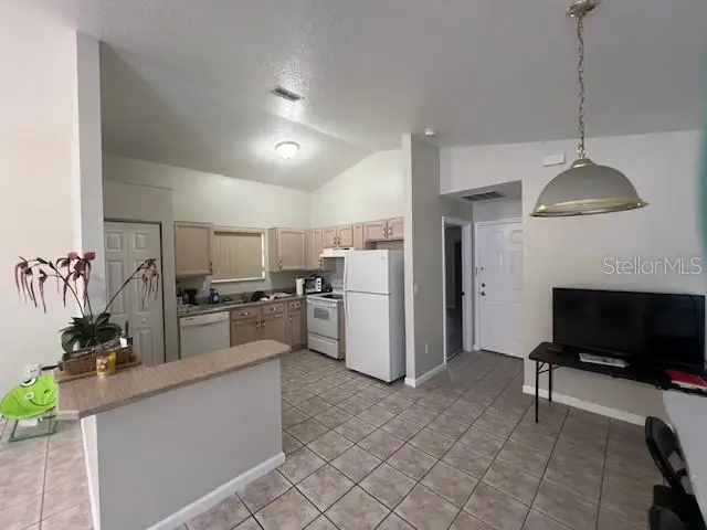 9 ROCKET LN — photo 4