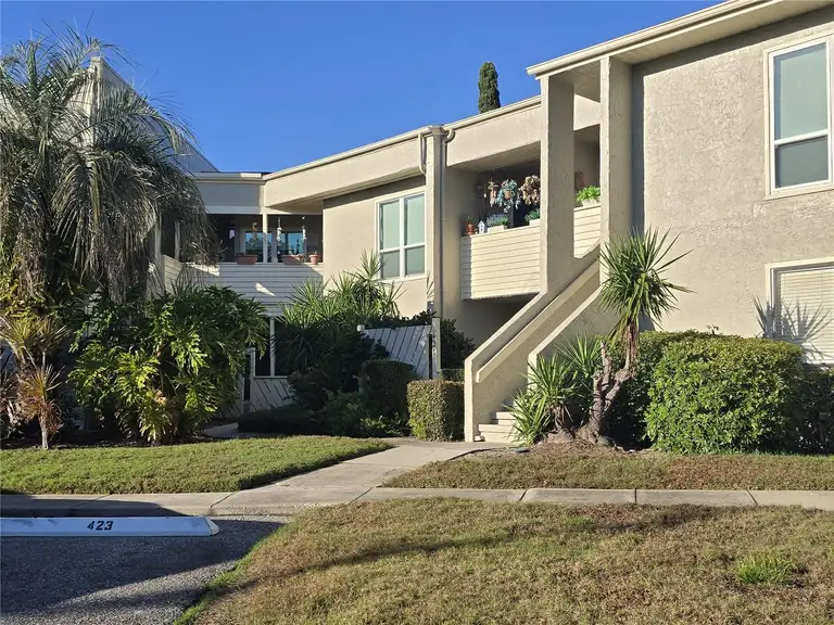 423 WINDRUSH BAY DR