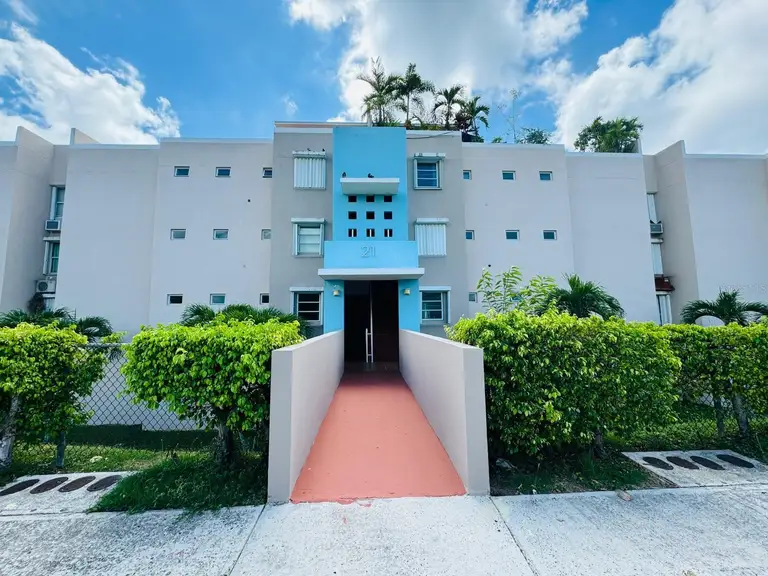 COND VILLAS DEL FARO 5015 CALLE PUNTA TUNA #909