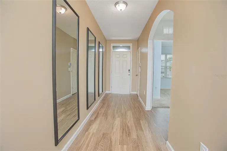 1120 NEWTON CIR CIR — photo 2