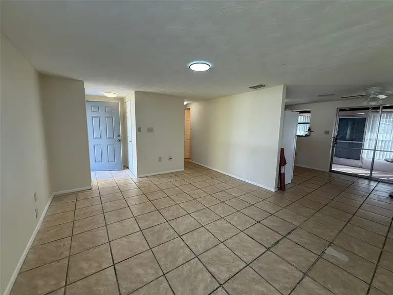 5405 RIVERSIDE DR — photo 3