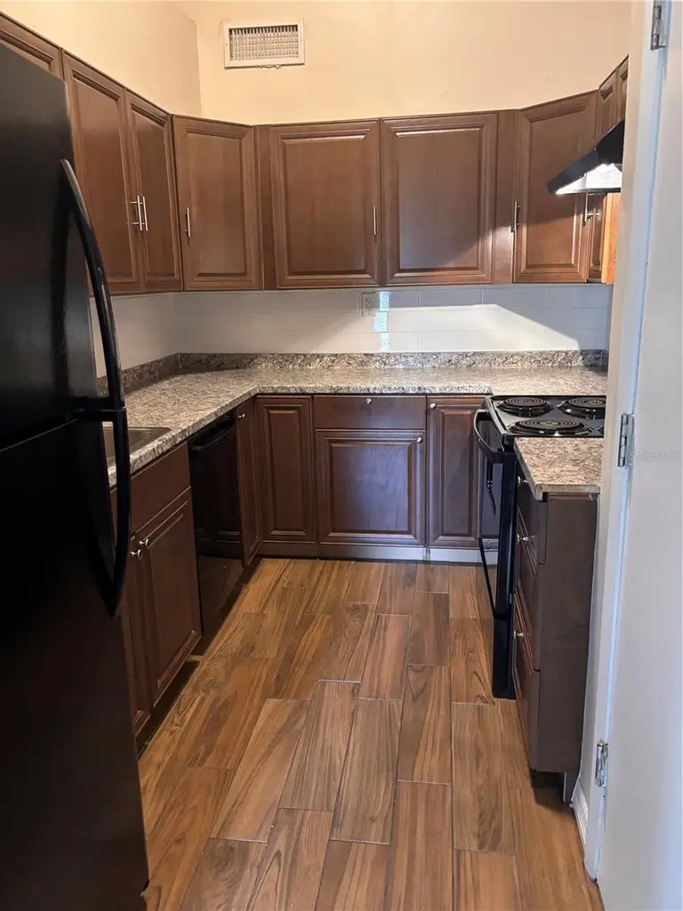 200 MAITLAND AVE #4 — photo 3