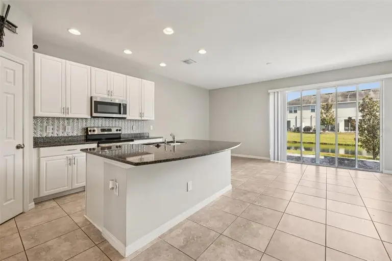 7022 SUMMER HOLLY PL — photo 3