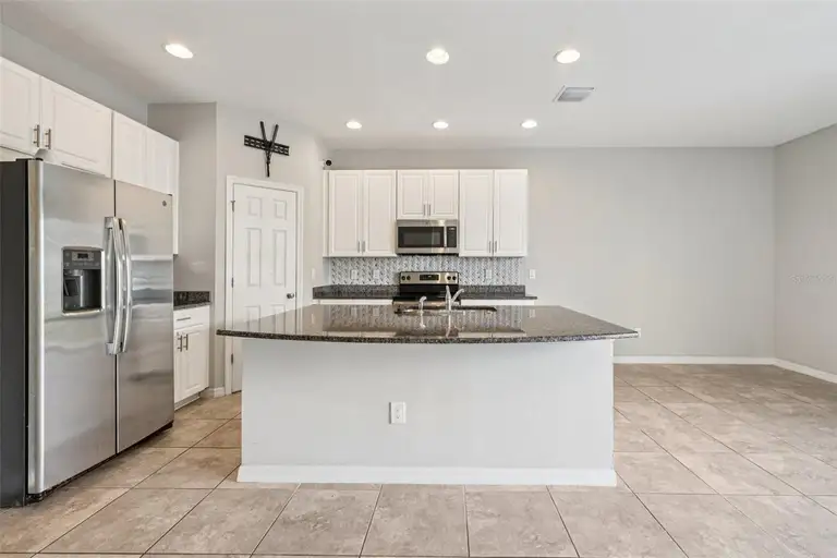 7022 SUMMER HOLLY PL — photo 4